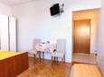 Promajna, Jídelna v ubytování typu studio-apartment, WiFi.