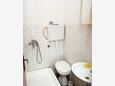 Podaca, Bathroom in the studio-apartment, WiFi.