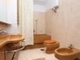 Podgora, Bathroom in the apartment, WiFi.
