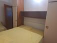 Ložnice 2 Podgora, Ložnice 2 v ubytování typu apartment, domácí mazlíčci povoleni a WiFi.