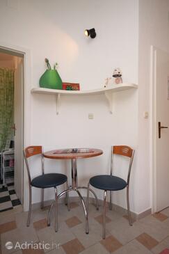 Dining room Podgora, Dining room in the studio-apartment, WIFI.