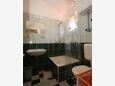 Podgora, Bathroom in the studio-apartment, WiFi.