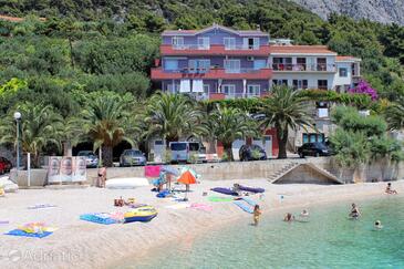 Podgora, Makarska, Szálláshely 2616 - Apartmanok és szobák a tenger közelében kavicsos stranddal.