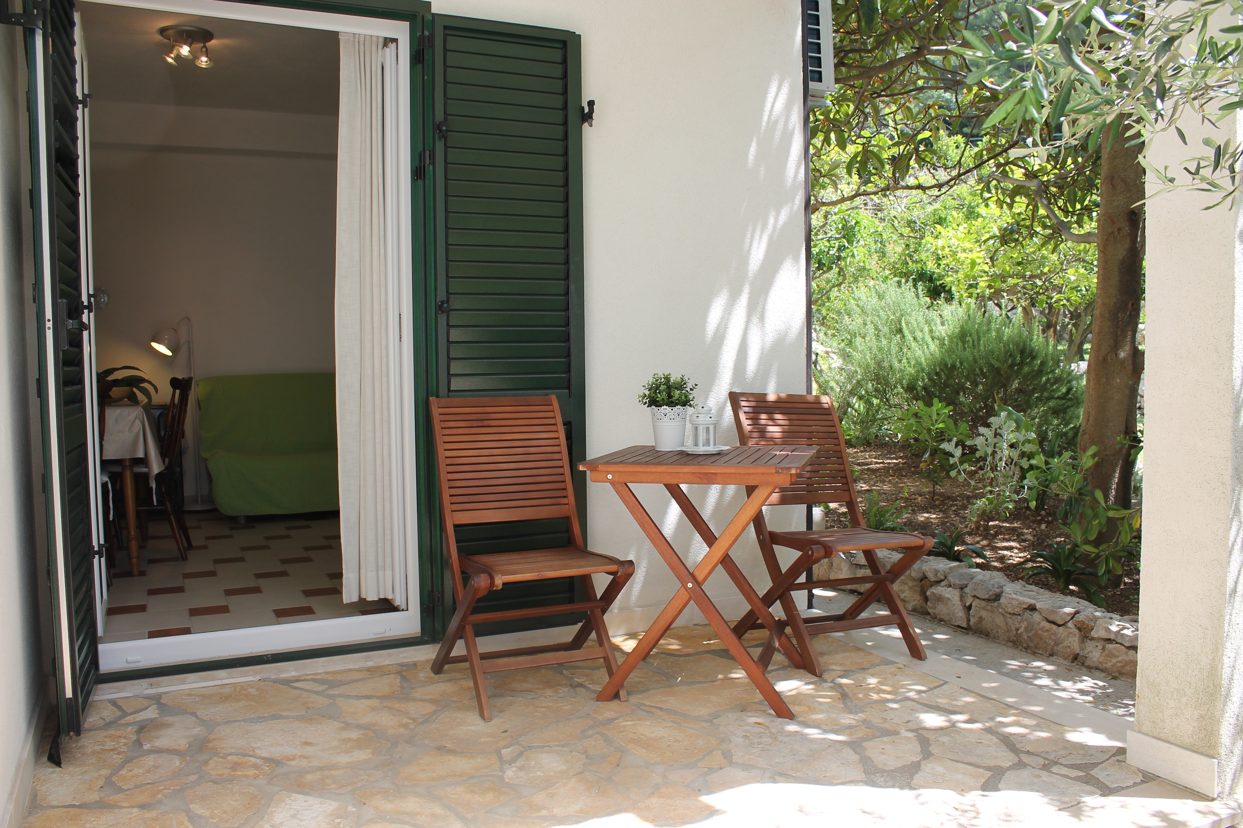 One bedroom apartment near beach Zaostrog, Makarska  A-b
