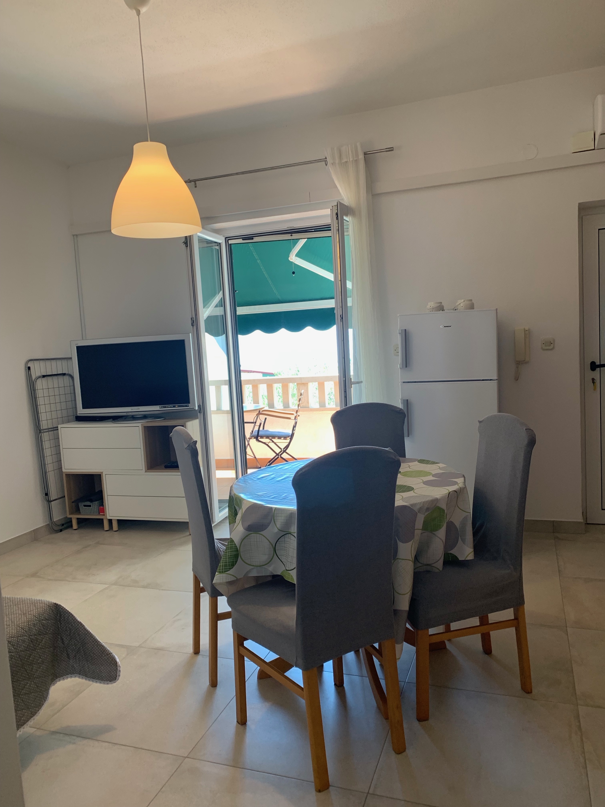 One bedroom apartment near beach Zaostrog, Makarska (A-2625-d)