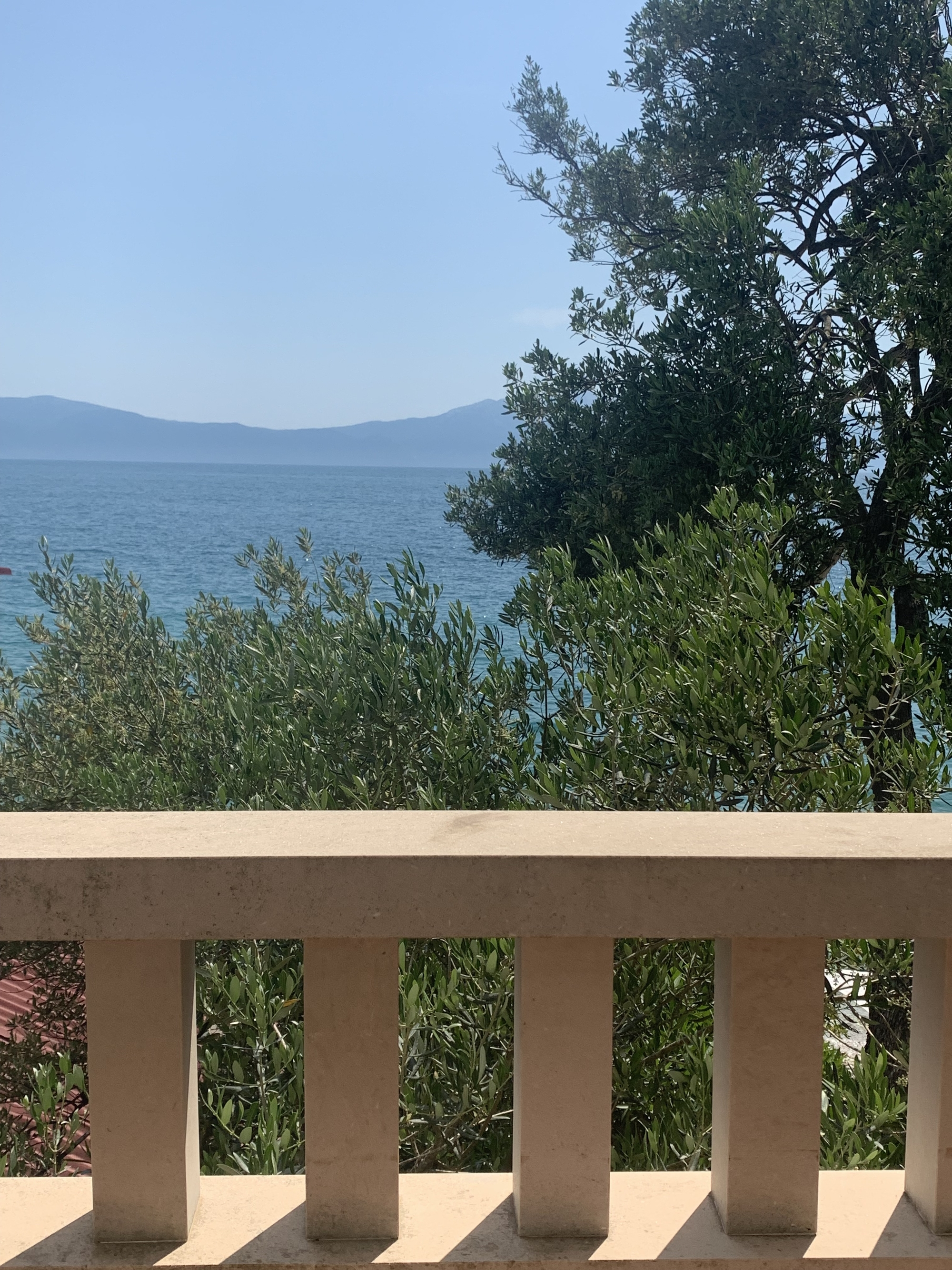 One bedroom apartment near beach Zaostrog, Makarska  A-d