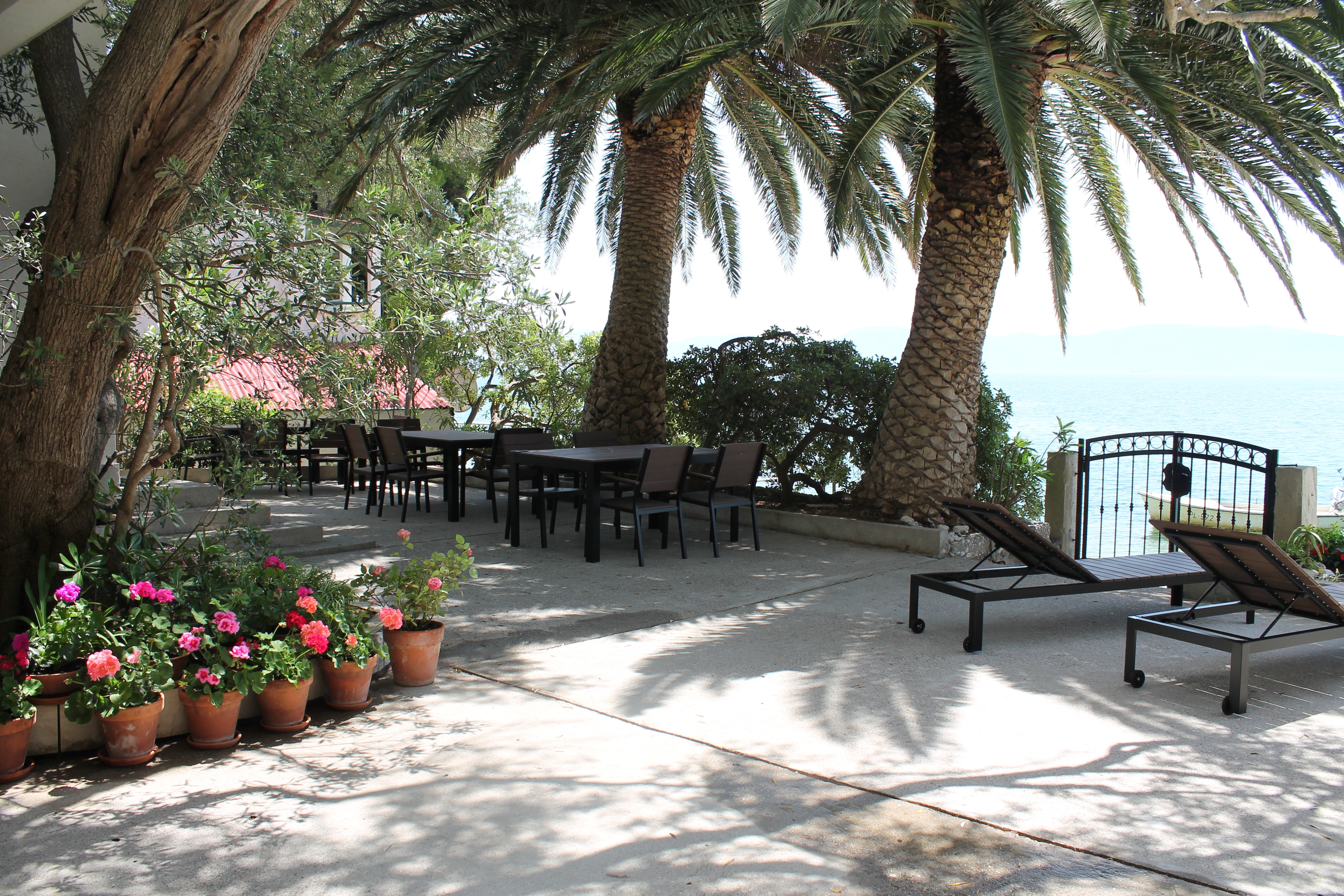 One bedroom apartment near beach Zaostrog, Makarska (A-2625-b) One bedroom apartment near beach Zaostrog, Makarska (A-2625-b)