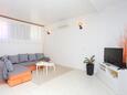 Living room Makarska, Living room in the apartment, air condition available, (pet friendly) and WiFi.