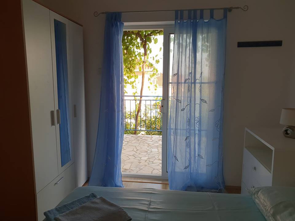 Two bedroom apartment with terrace Orebić, Pelješac  A-d