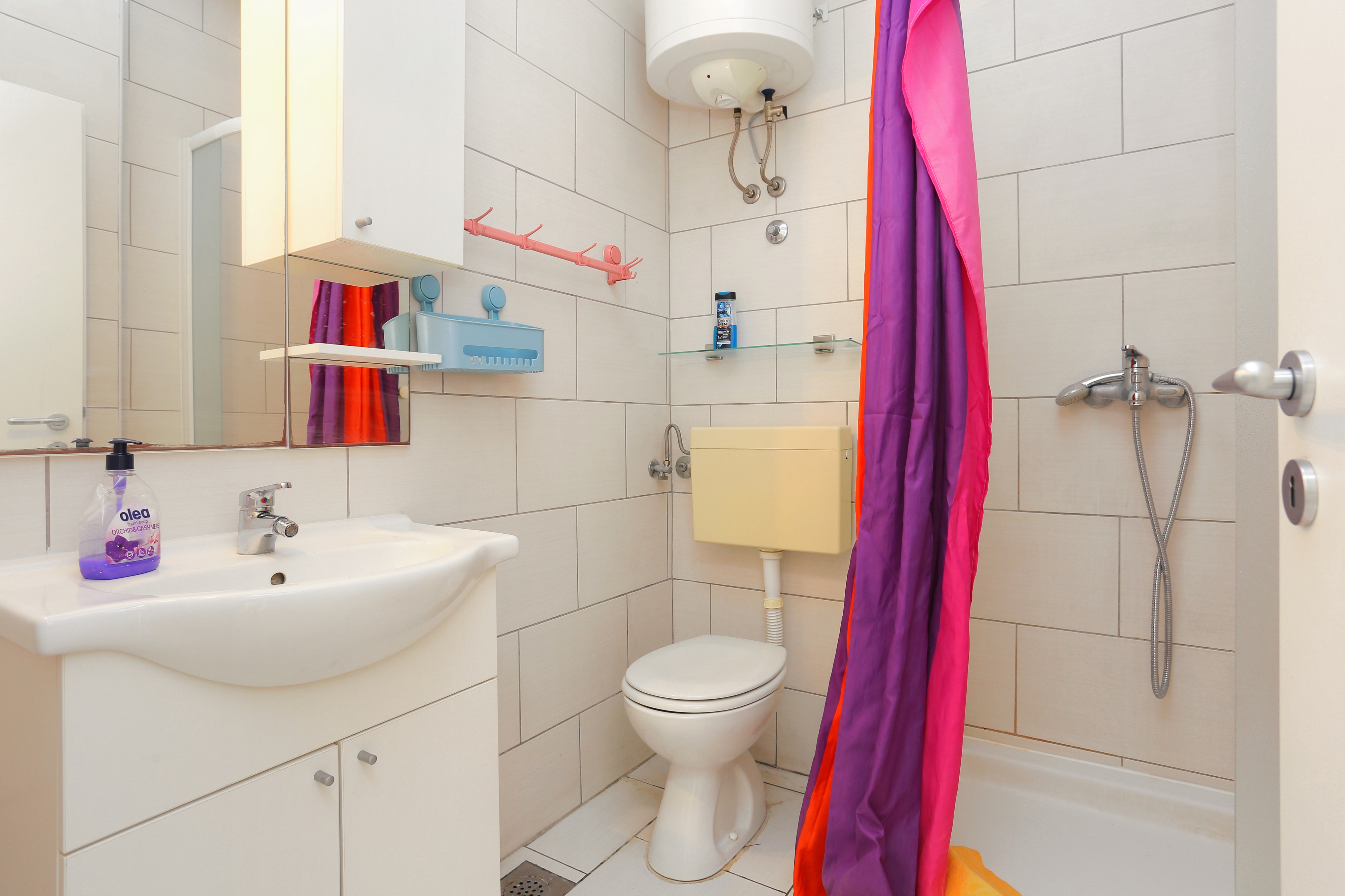 Three bedroom apartment near beach Drašnice, Makarska  A-b
