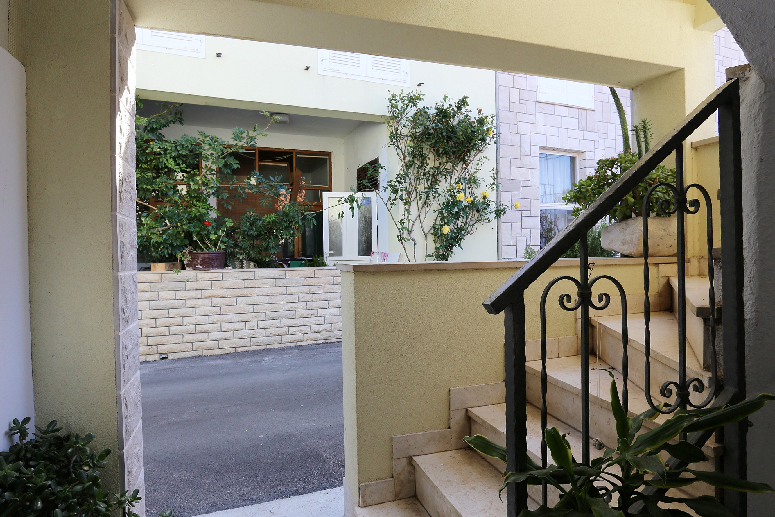 Three bedroom apartment near beach Drašnice, Makarska  A-b