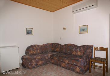 Living room Tučepi, Living room in the apartment, dostupna klima i WIFI.