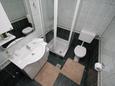 Salle de bain Tučepi, Salle de bain dans l’hébergement en type apartment, animaux acceptés et WiFi.
