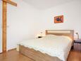 Ložnice 1 Orebić, Ložnice 1 v ubytování typu apartment, s klimatizací, domácí mazlíčci povoleni a WiFi.
