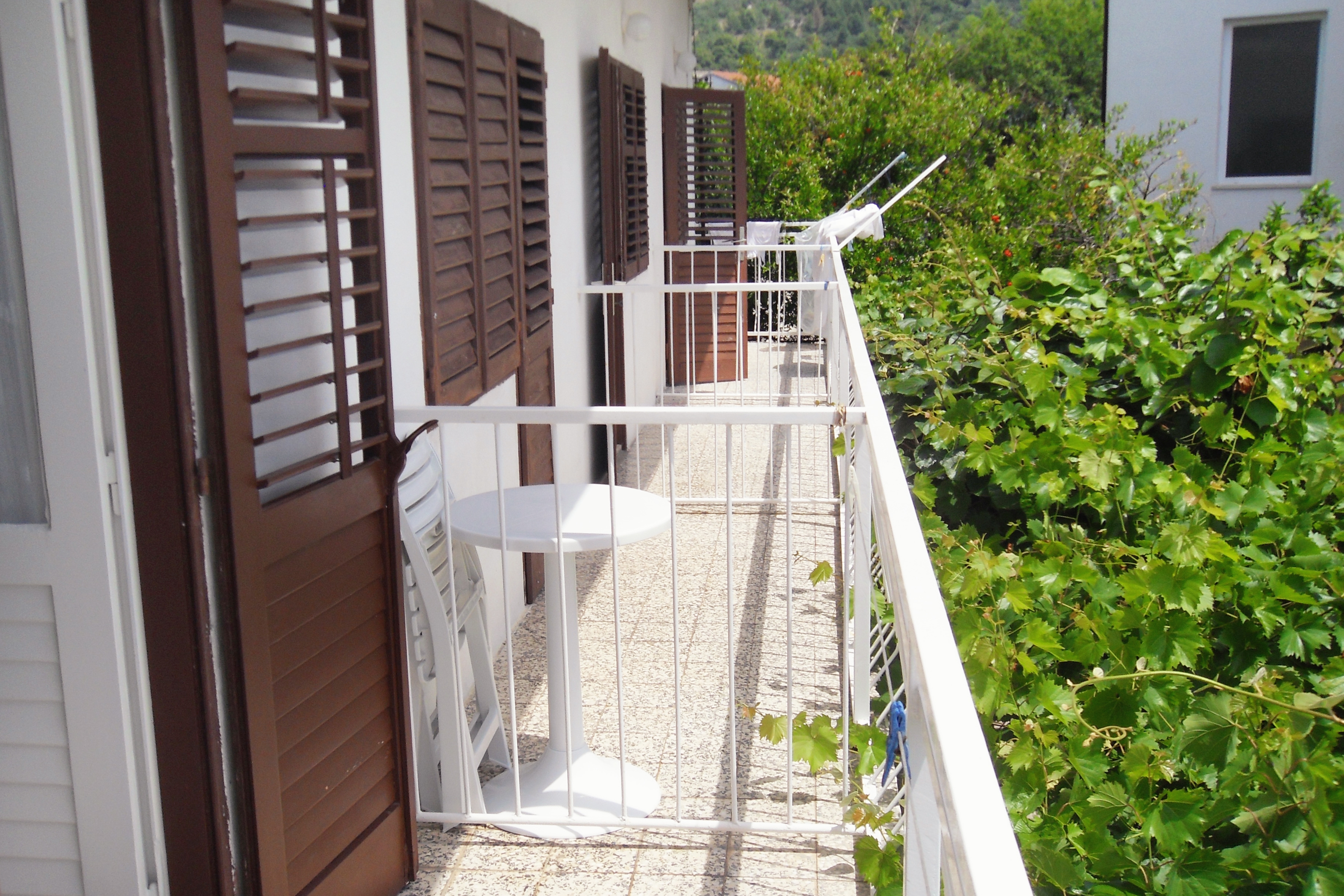 Room with balcony Zaostrog, Makarska (S-2662-a) Room with balcony Zaostrog, Makarska (S-2662-a)