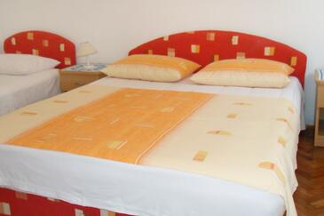 Zaostrog, Dormitorio in the room, air condition available y WiFi.