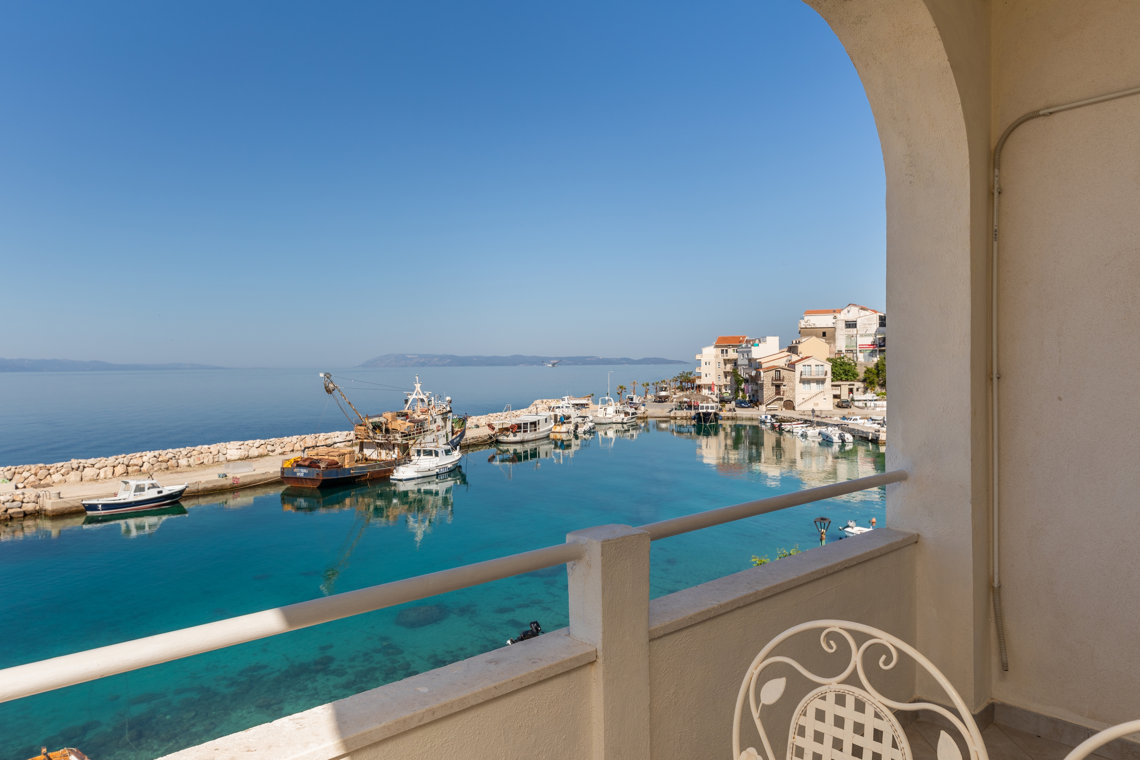 One bedroom apartment near beach Drašnice, Makarska  A-a