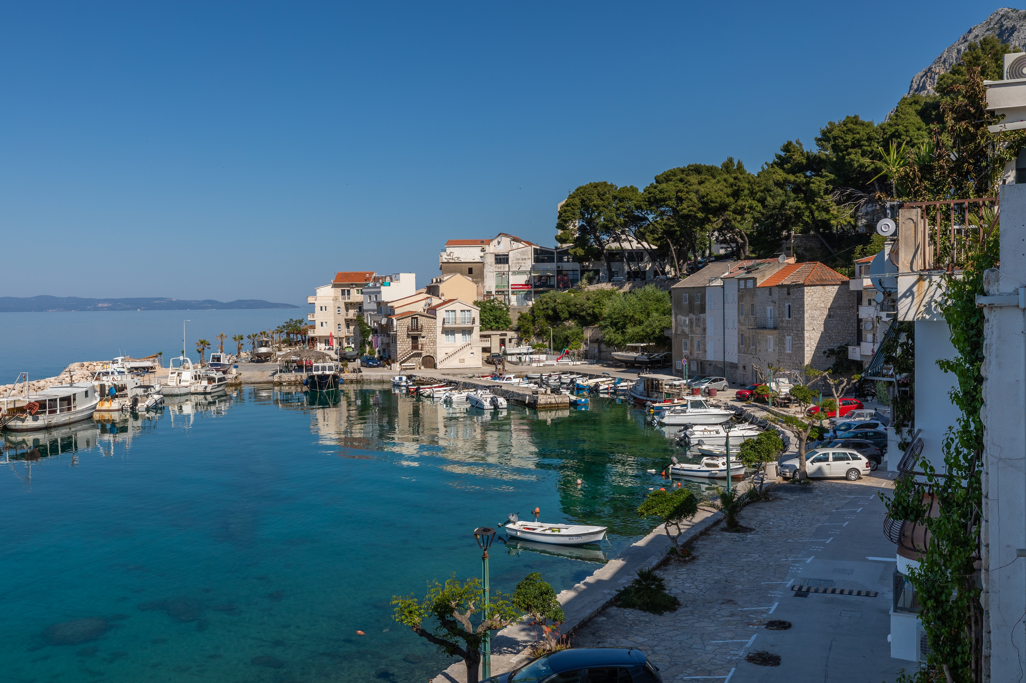 One bedroom apartment near beach Drašnice, Makarska  A-a