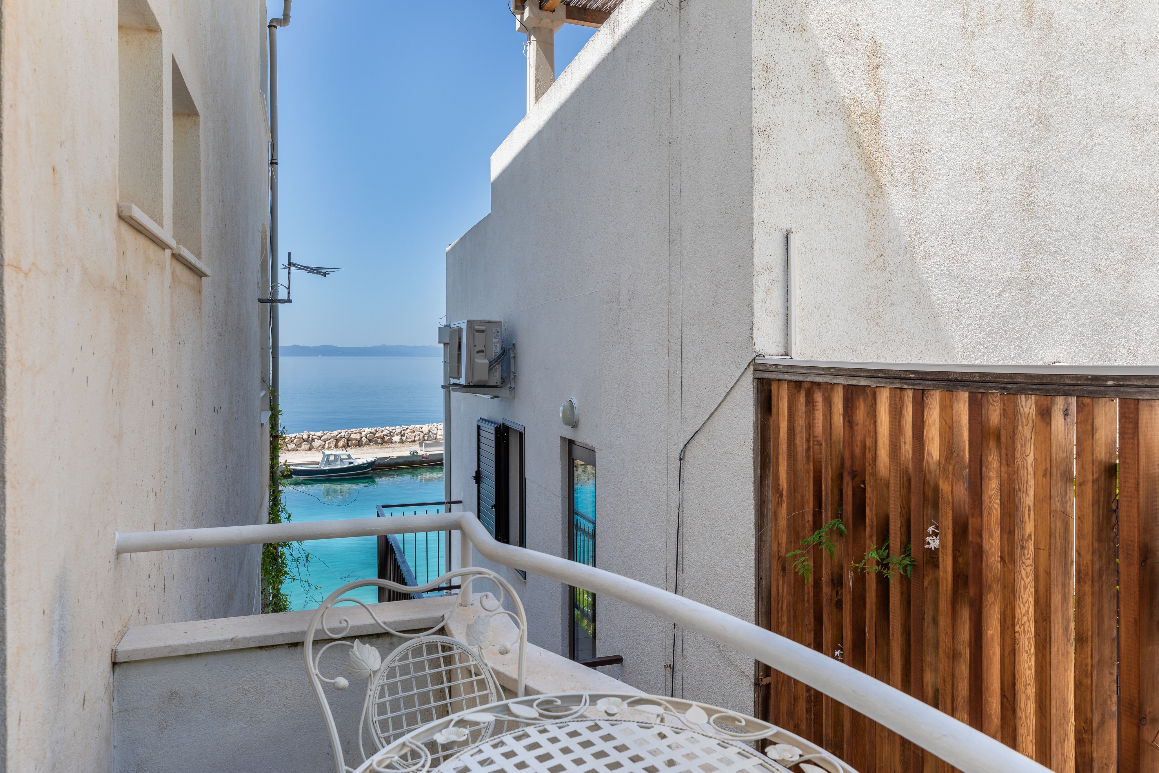 One bedroom apartment near beach Drašnice, Makarska  A-c