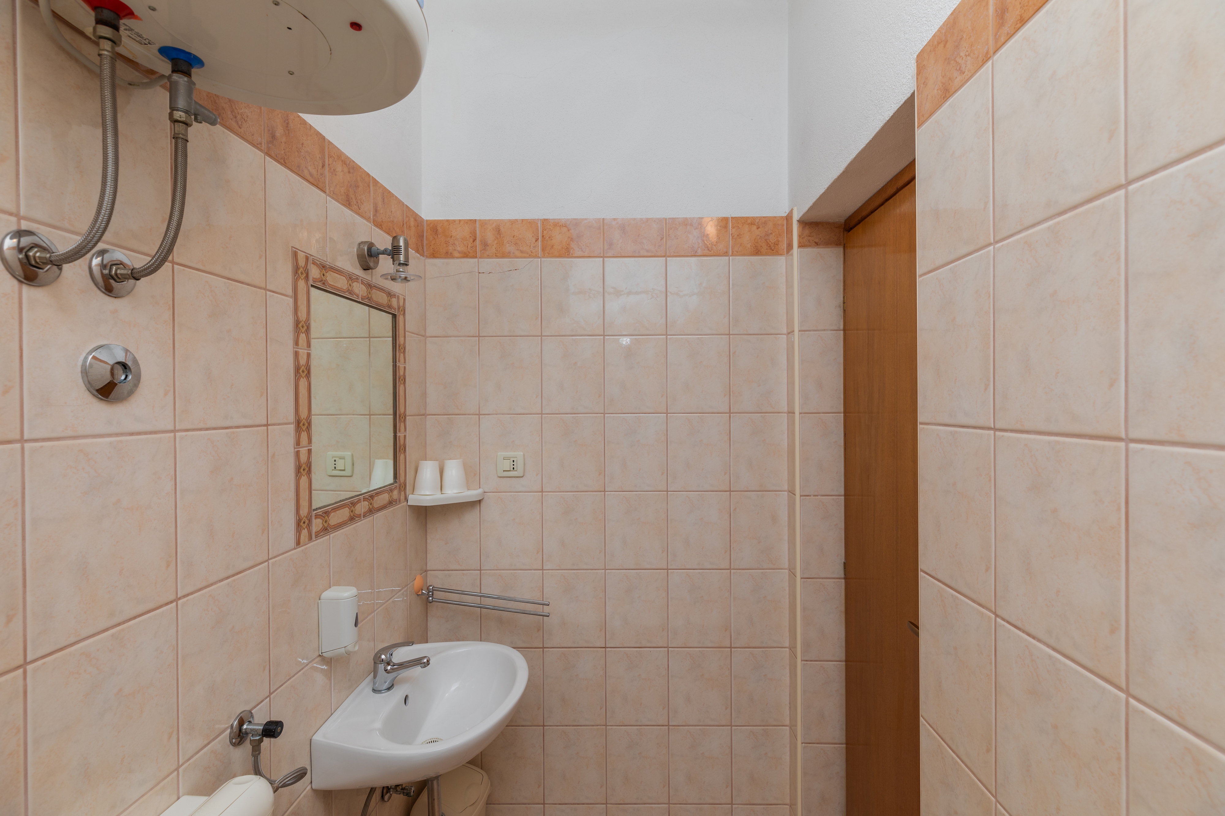 One bedroom apartment near beach Drašnice, Makarska  A-c