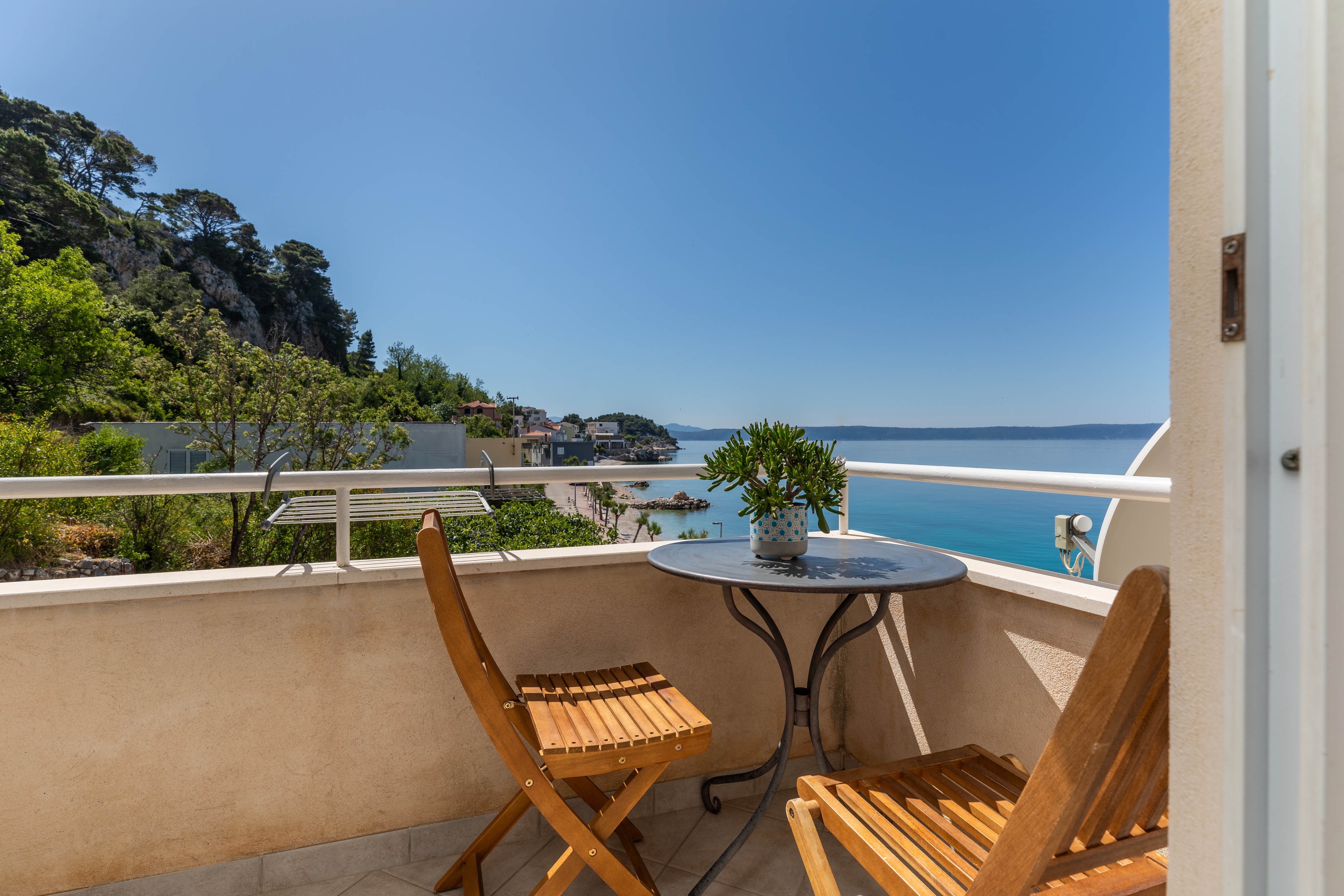 One bedroom apartment near beach Drašnice, Makarska (A-2670-d)