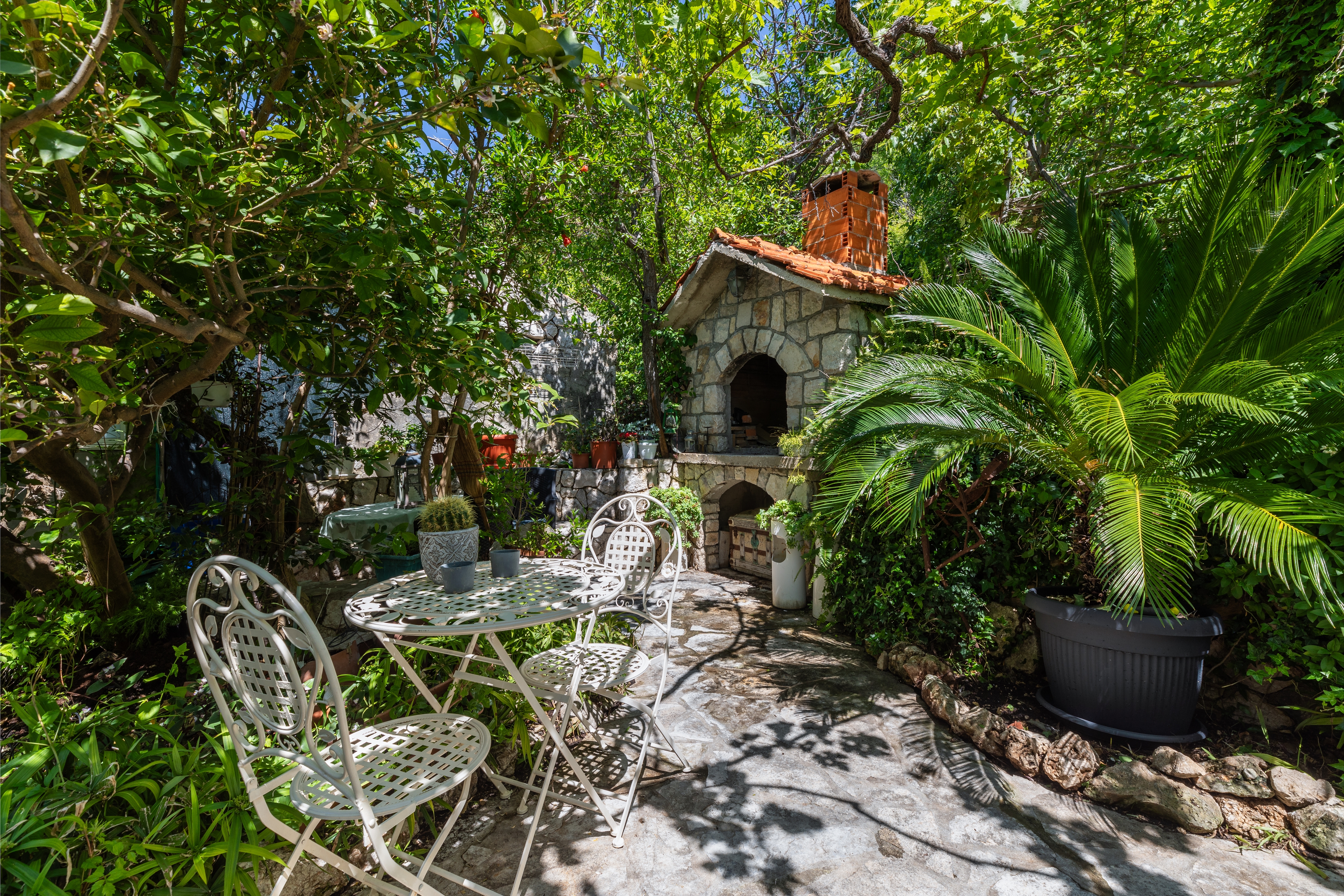 One bedroom apartment near beach Drašnice, Makarska (A-2670-c)