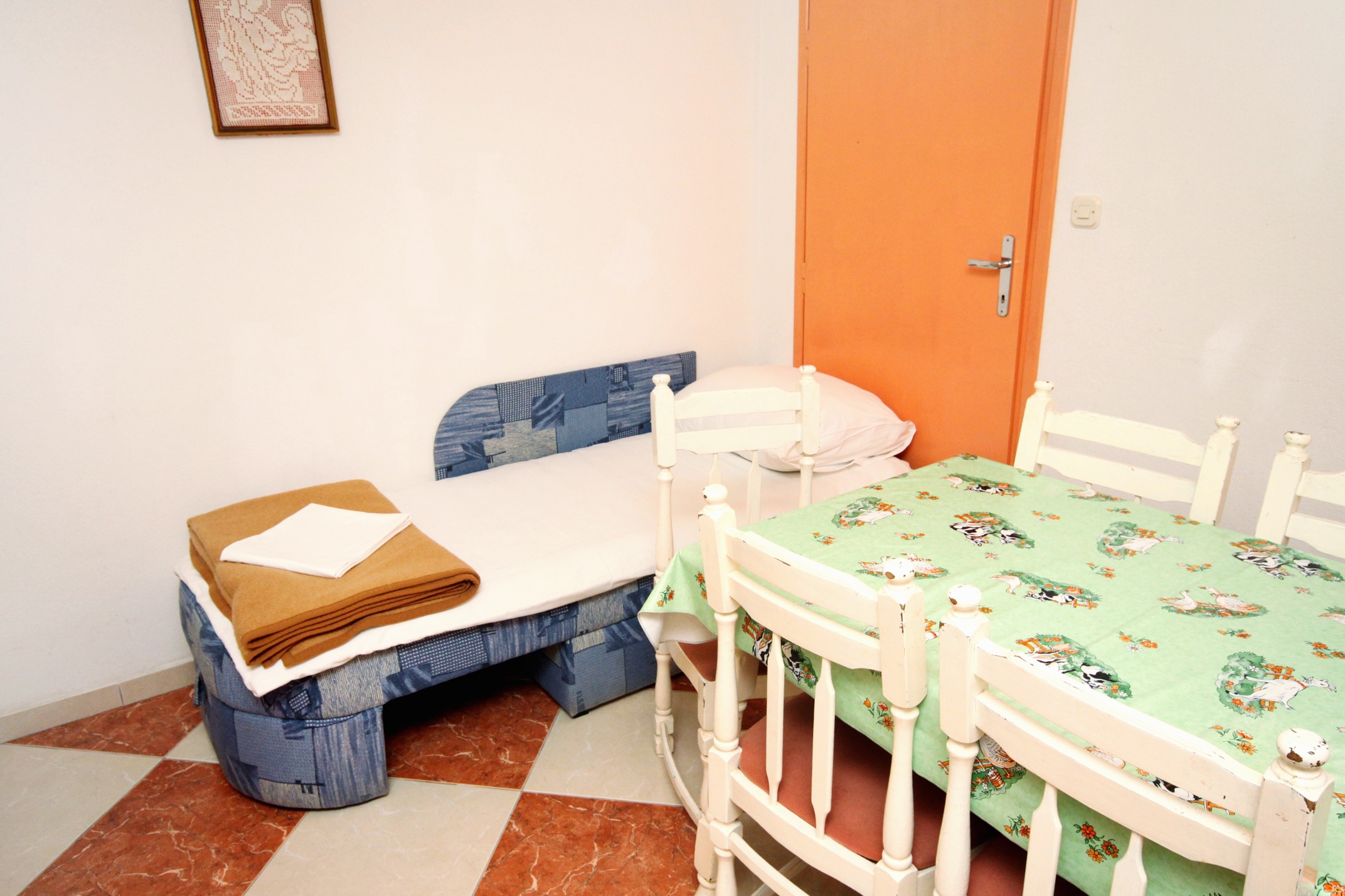 One bedroom apartment near beach Promajna, Makarska (A-2674-b)