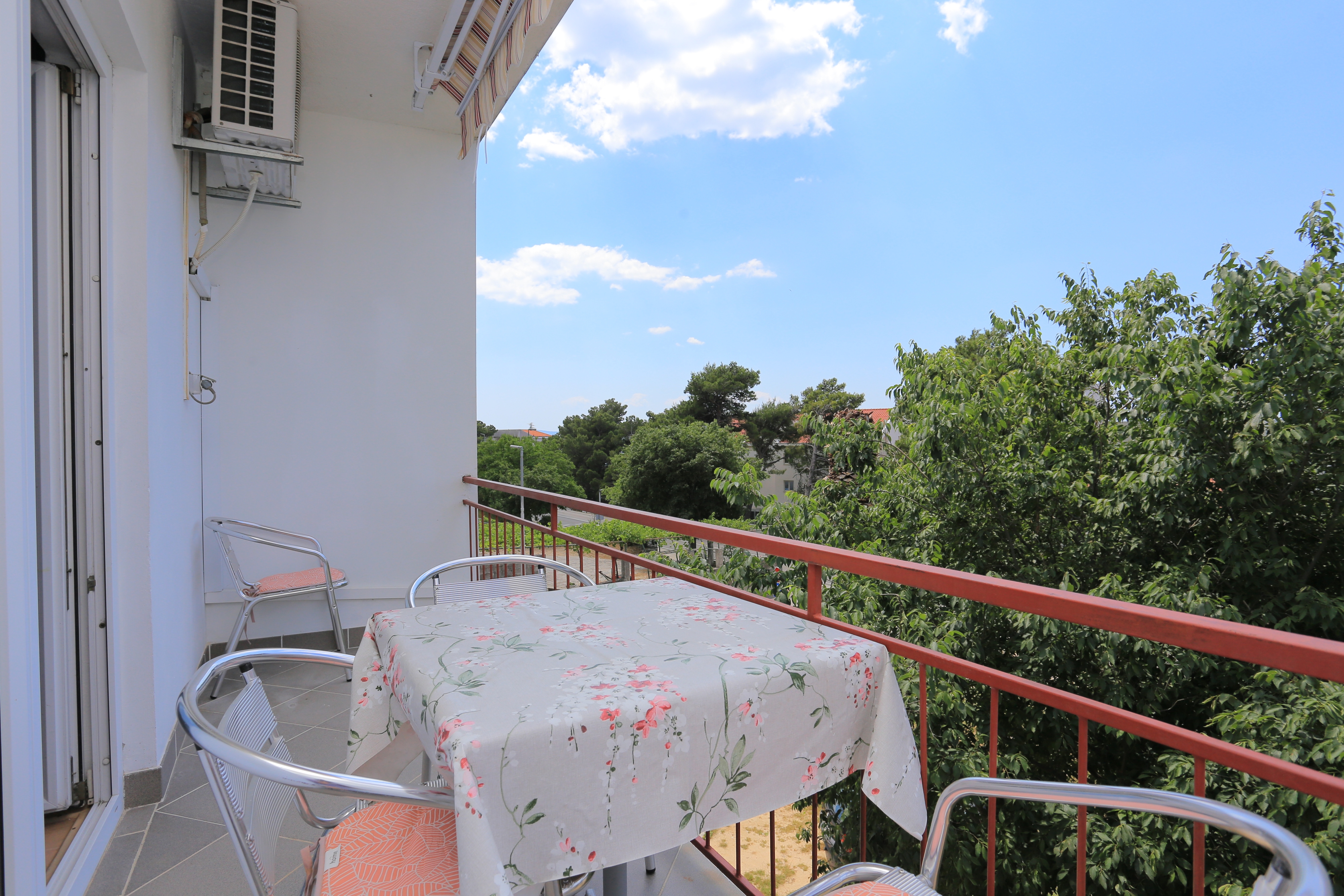 One bedroom apartment with balcony and sea view Tučepi, Makarska  A-b