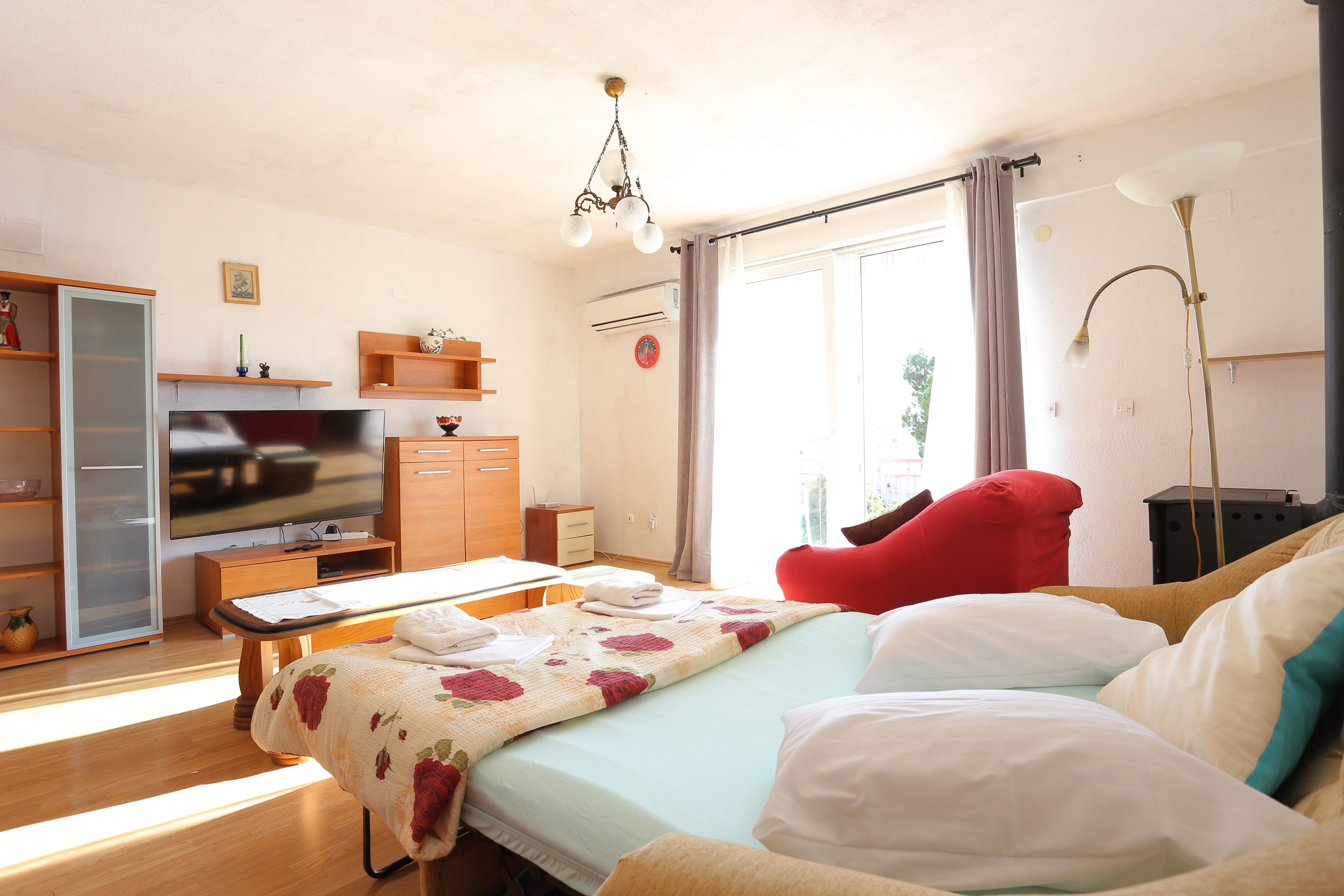 One bedroom apartment with balcony and sea view Tučepi, Makarska (A-2676-c)