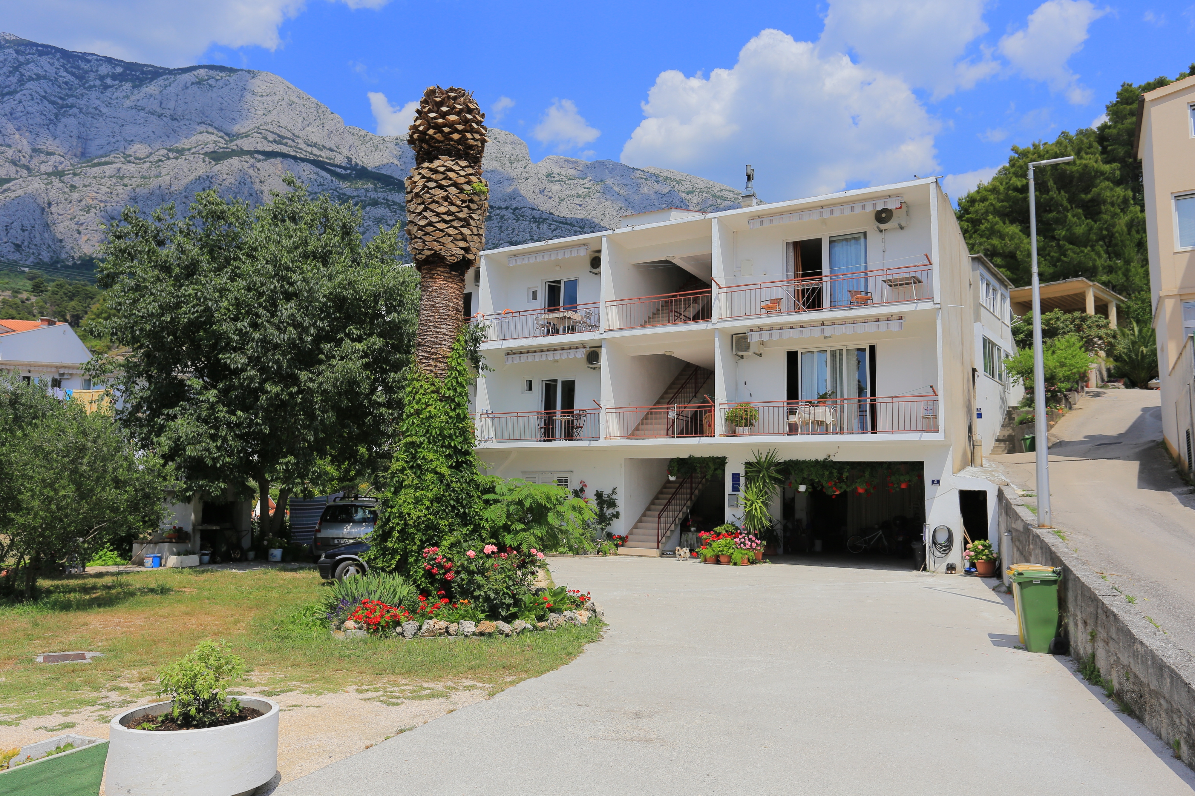 Jednosobni apartman s terasom i pogledom na more Tučepi, Makarska  A-a
