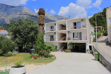 Tučepi, Makarska, Property 2676 - Apartments with pebble beach.