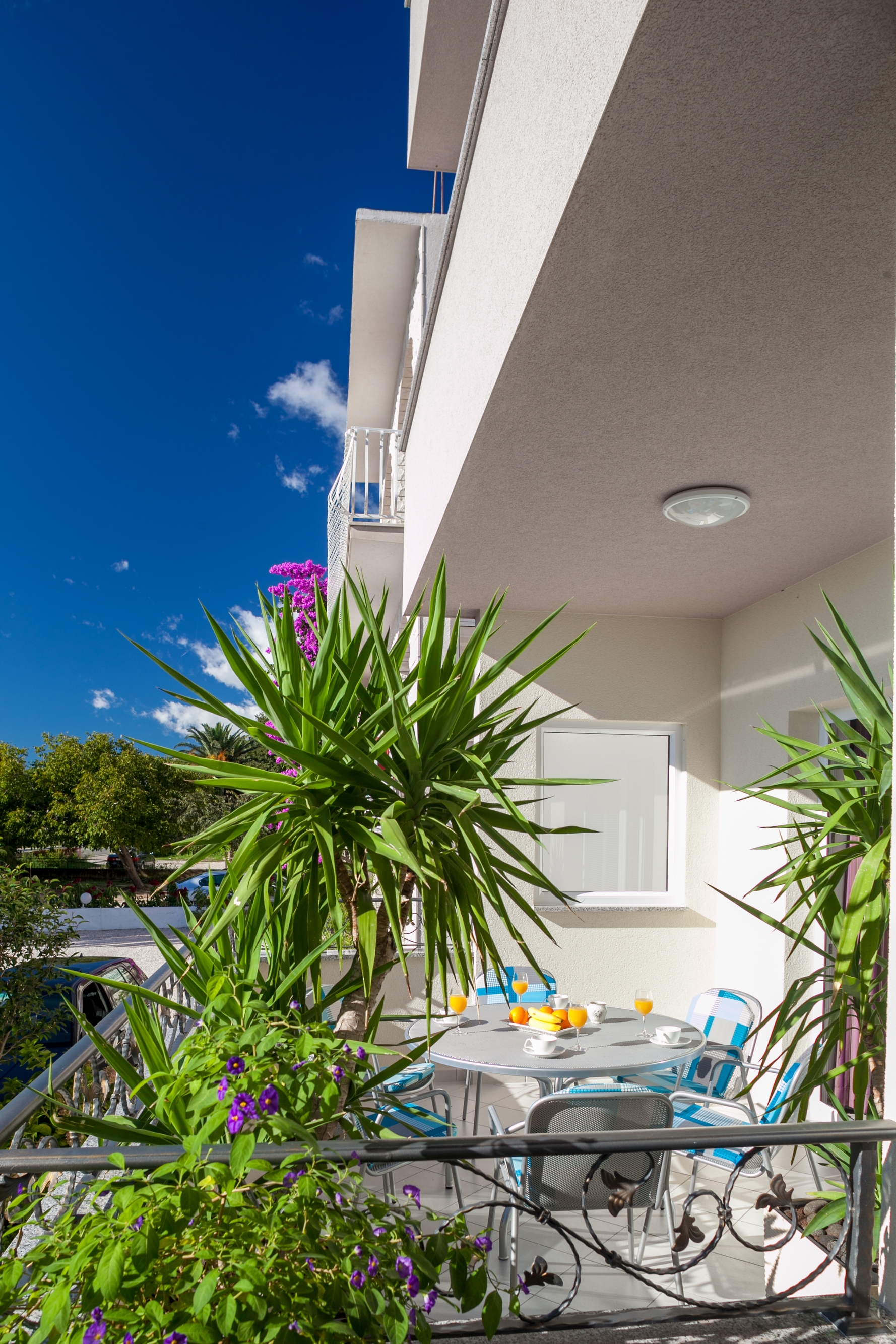 Three bedroom apartment near beach Tučepi, Makarska  A-c