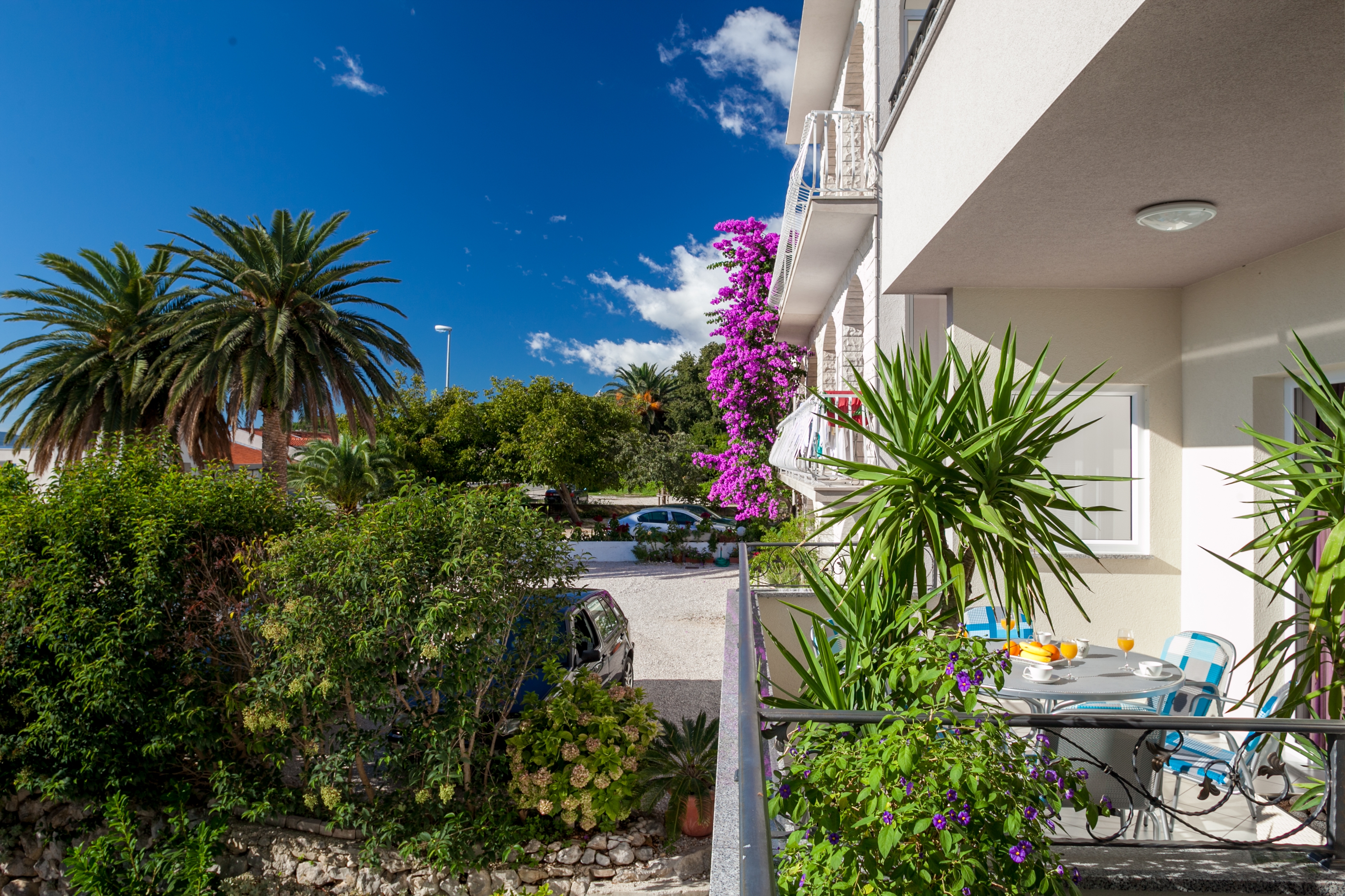 Three bedroom apartment near beach Tučepi, Makarska  A-c
