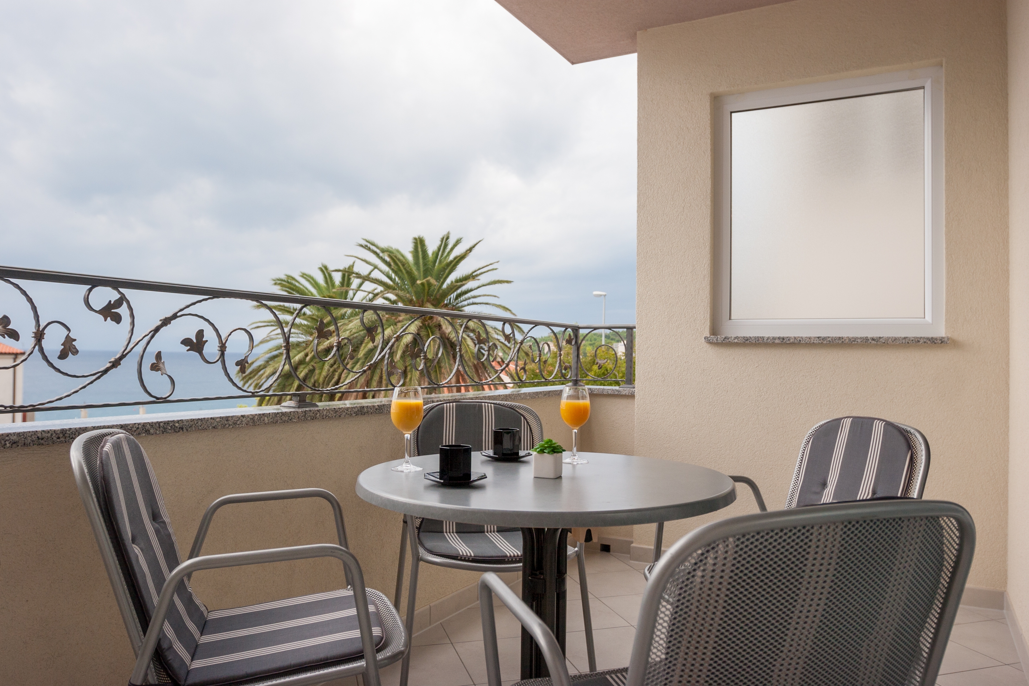 Two bedroom apartment near beach Tučepi, Makarska  A-d