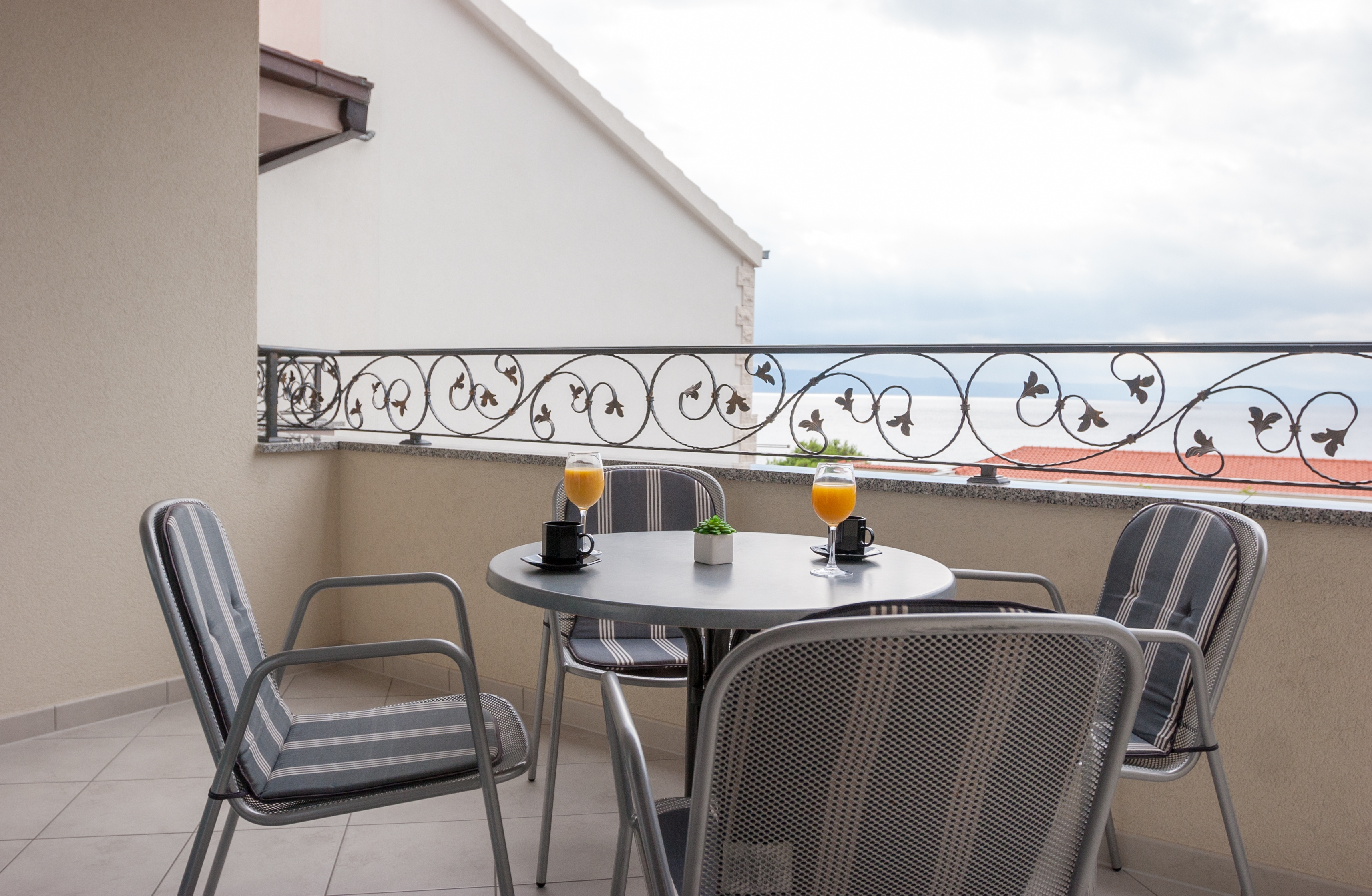 Two bedroom apartment near beach Tučepi, Makarska  A-d