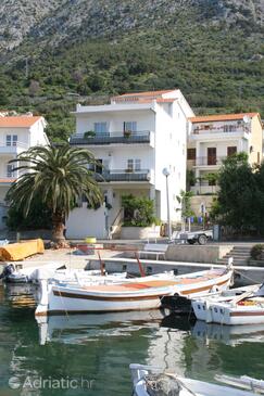 Igrane, Makarska, Szálláshely 2679 - Apartmanok a tenger közelében kavicsos stranddal.