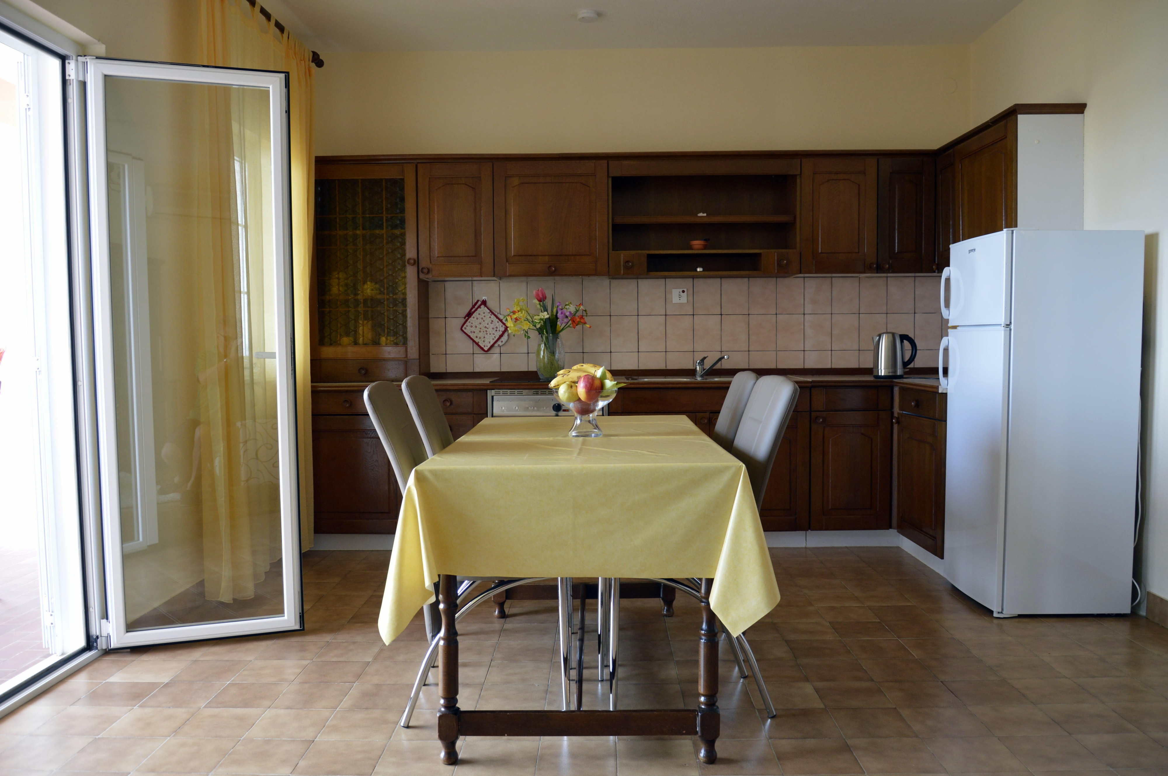 Dvosobni apartman s terasom i pogledom na more Orebić, Pelješac  A-a