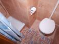 Ванная комната 2 Tučepi, Ванная комната 2 в размещении типа apartment, WiFi.