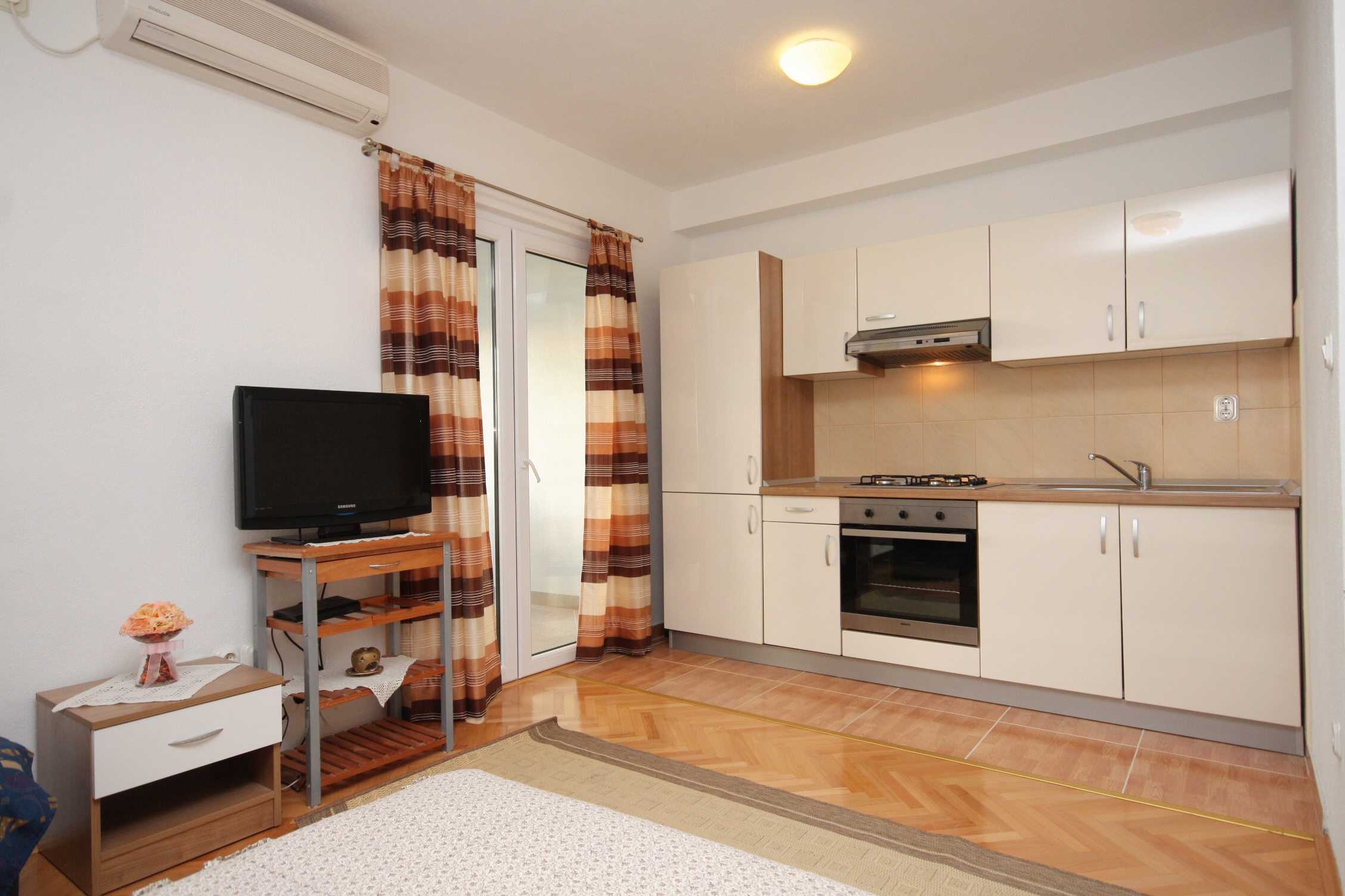 Studio flat near beach Tučepi, Makarska (AS-2694-a)