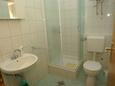 Ванная комната 1 Baška Voda, Ванная комната 1 в размещении типа apartment, Домашние животные допускаются и WiFi.