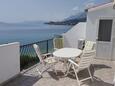 Tučepi, Terrasse dans l’hébergement en type apartment, avec la vue sur la mer et WiFi.