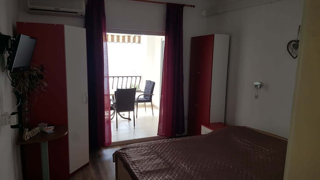 One bedroom apartment near beach Tučepi, Makarska  A-b