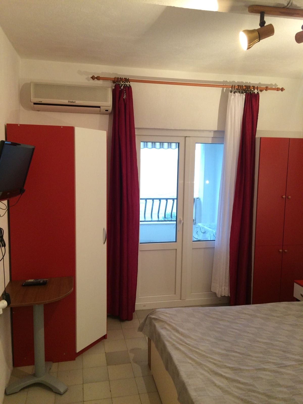 One bedroom apartment near beach Tučepi, Makarska  A-b