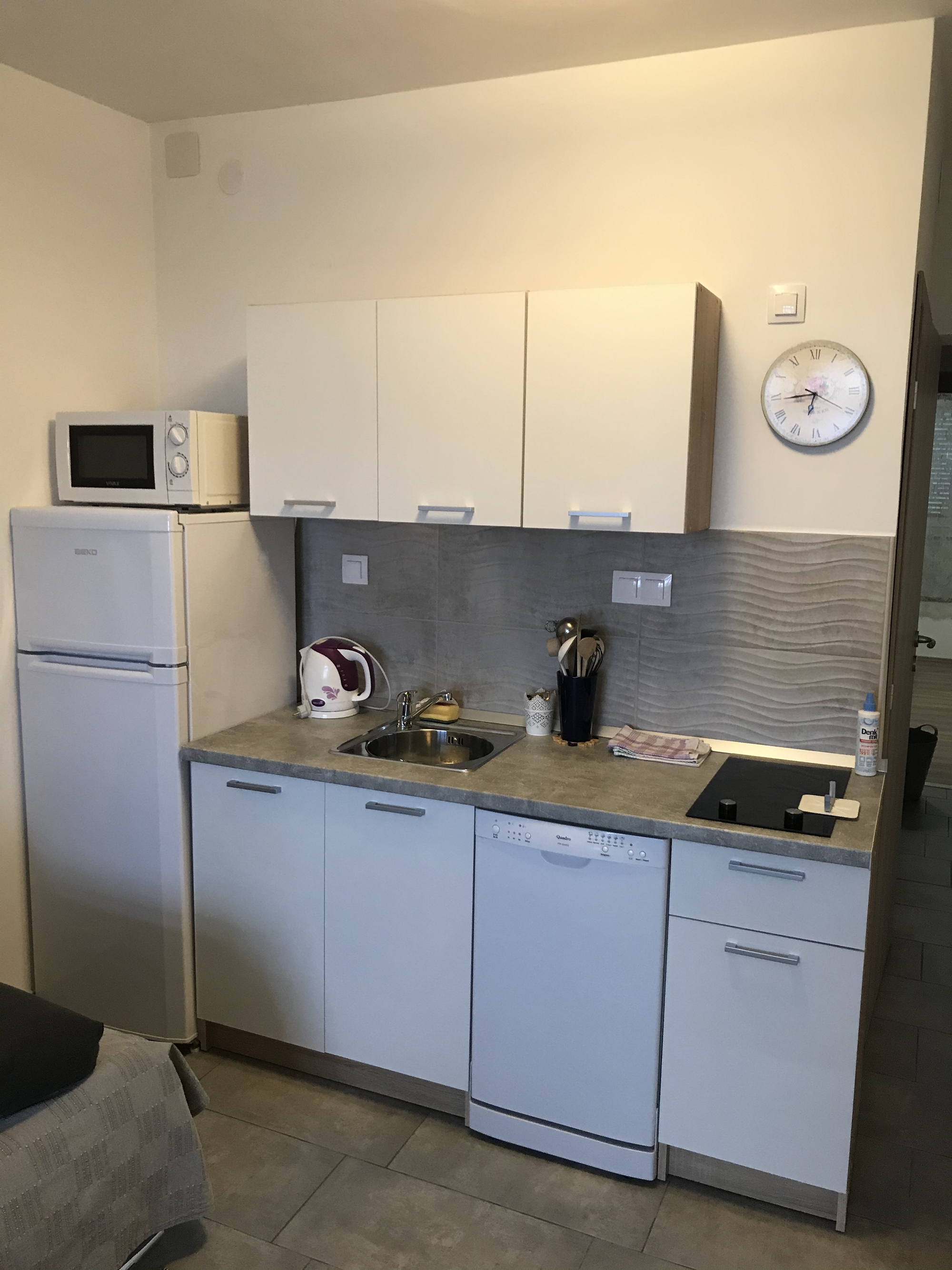 One bedroom apartment near beach Tučepi, Makarska  A-d