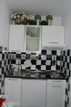Kitchen Promajna, Kitchen in the studio-apartment.