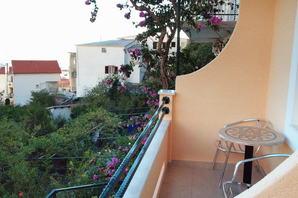One bedroom apartment with balcony and sea view Baška Voda, Makarska  A-a