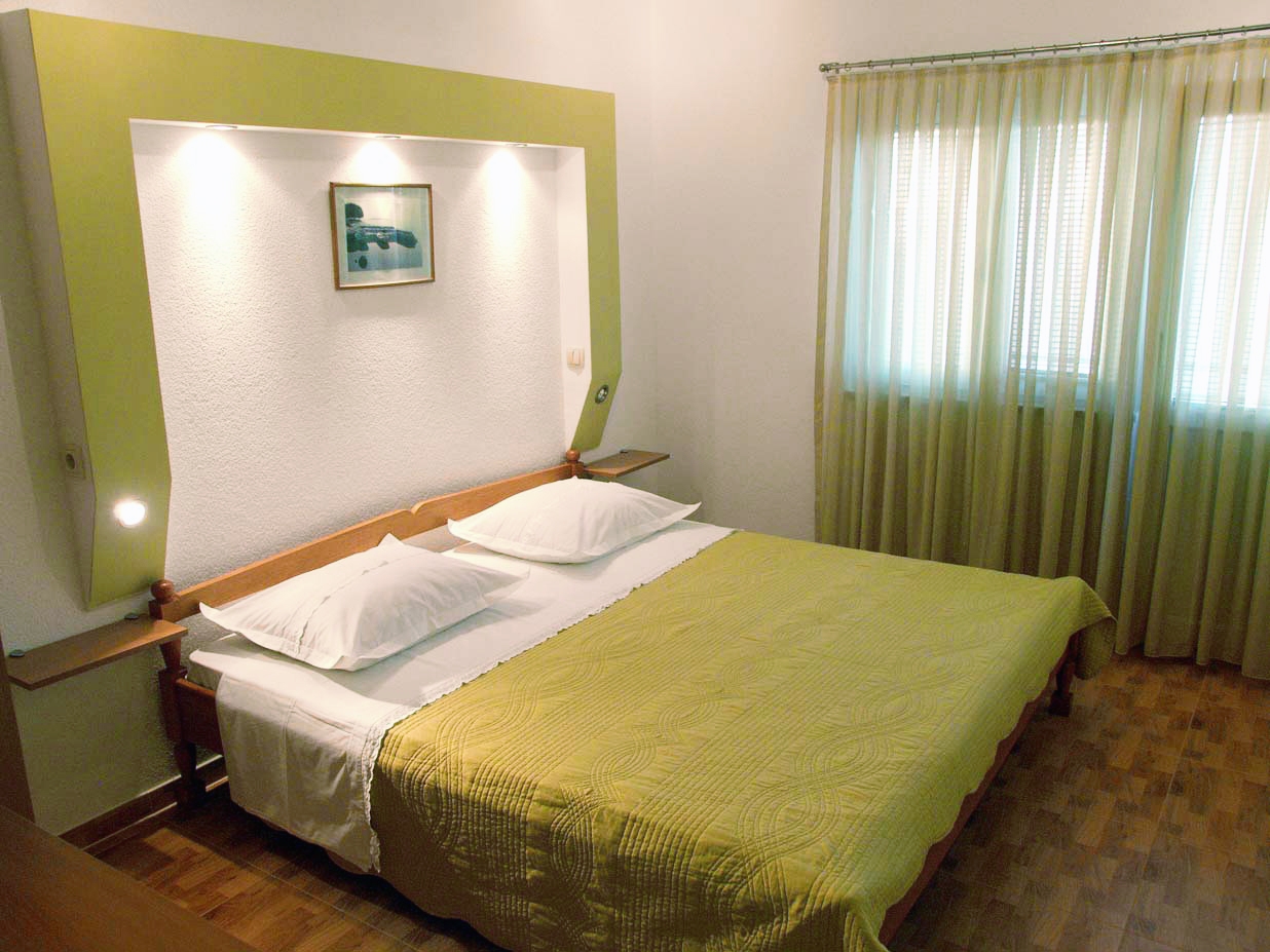 Two bedroom apartment with balcony and sea view Baška Voda, Makarska  A-b