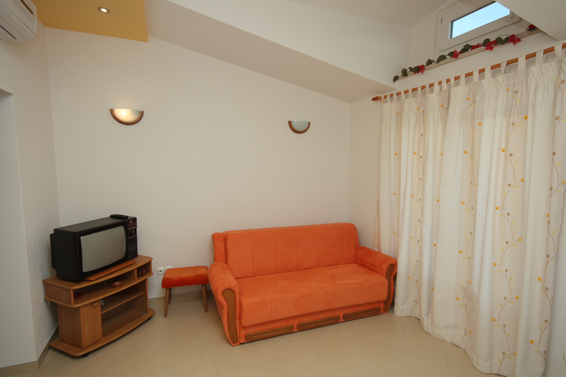 One bedroom apartment with terrace and sea view Baška Voda, Makarska  A-d