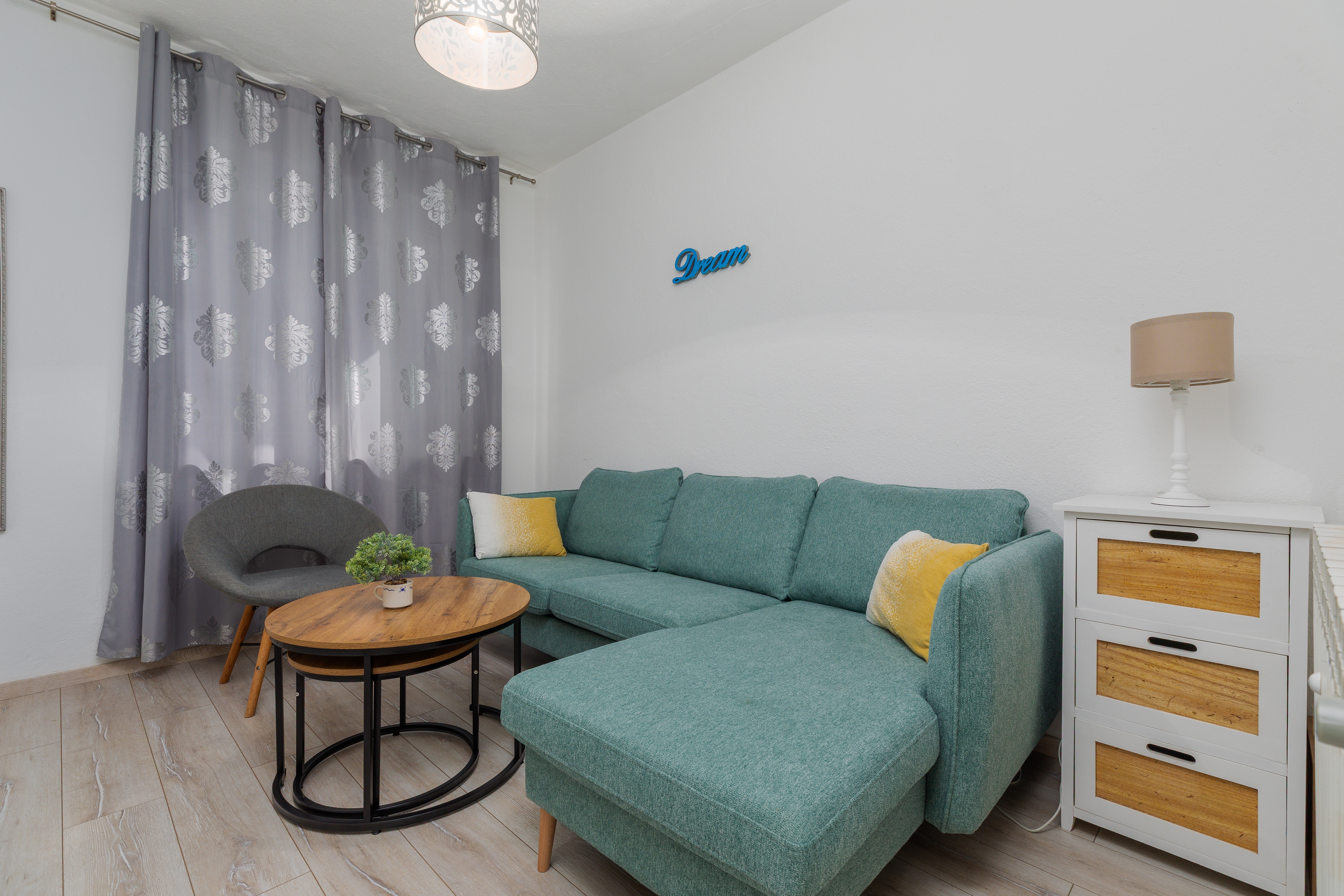 Appartement de trois chambres avec le balcon et la vue sur le mer Brela, Makarska (A-2713-a)