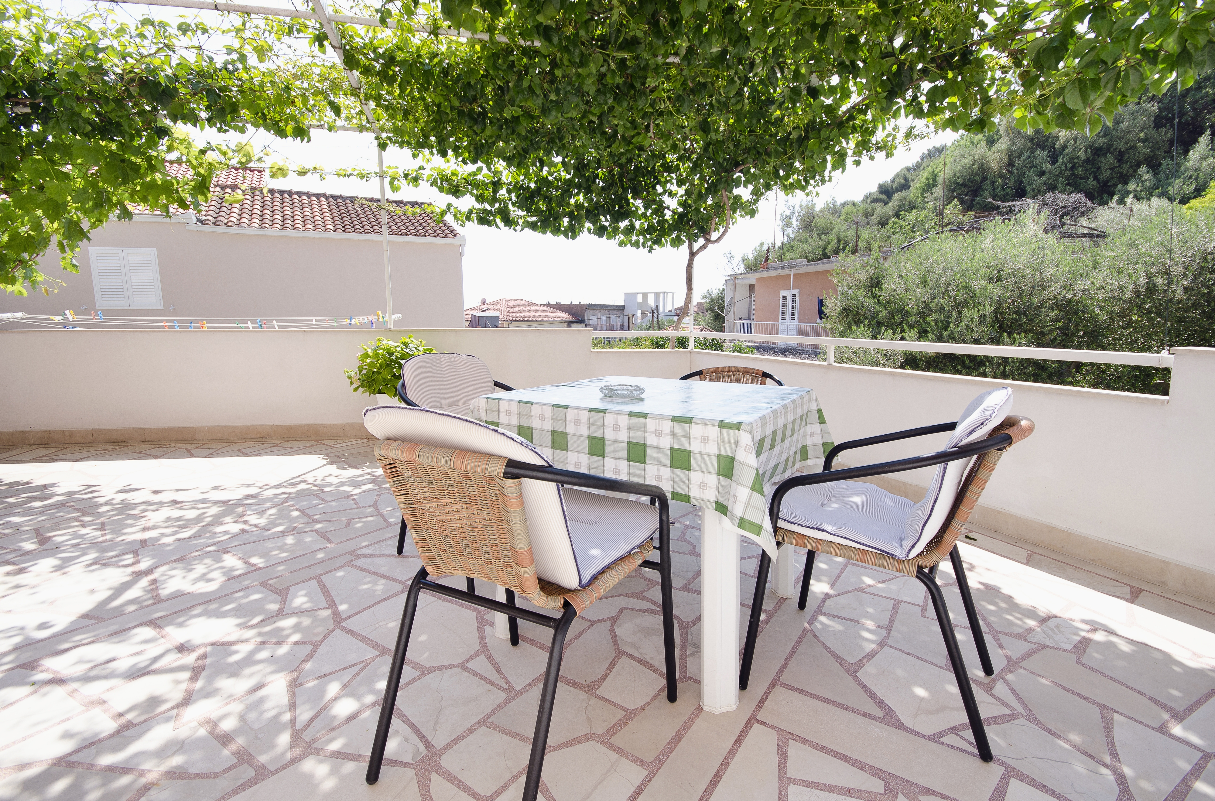 One bedroom apartment with terrace and sea view Podgora, Makarska (A-2714-b) One bedroom apartment with terrace and sea view Podgora, Makarska (A-2714-b)